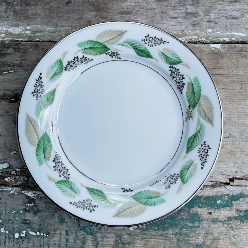Noritake Lynwood White Green silver Leaves Platinum Desert plate 7.5 Japan